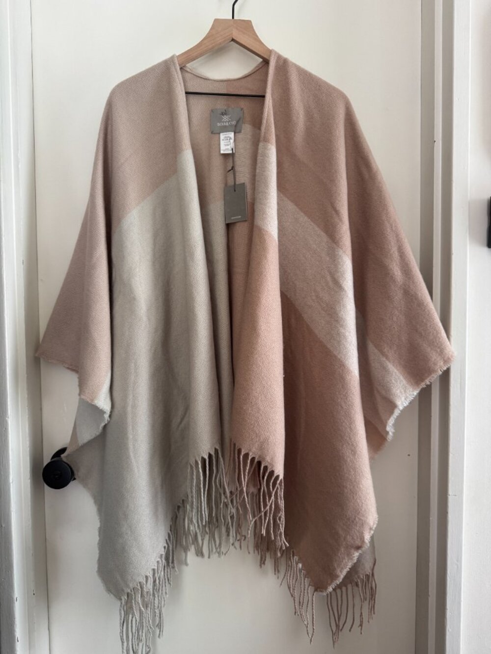 SOIA & KYO soft pink & cream & beige poncho shawl NWT